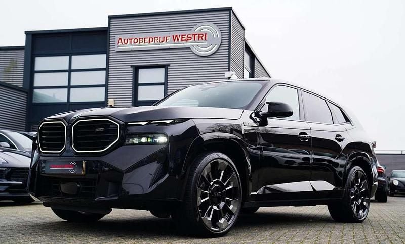 Zwart (metallic) Gebruikt 2023 BMW XM Exclusive SUV | € 108.995 - Afbeelding 1/4