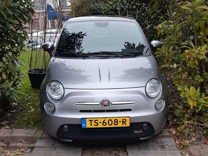 Zilver Gebruikt 2015 Fiat 500e Hatchback | € 7.500 (Eerlijke prijs) - Afbeelding 1/4