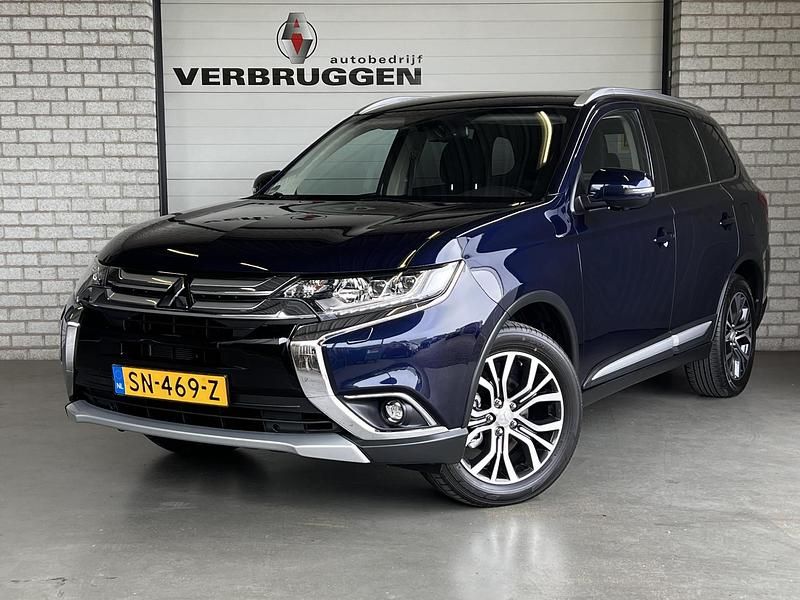 Blauw Gebruikt 2018 Mitsubishi Outlander SUV | € 22.950 (Eerlijke prijs) - Afbeelding 1/4