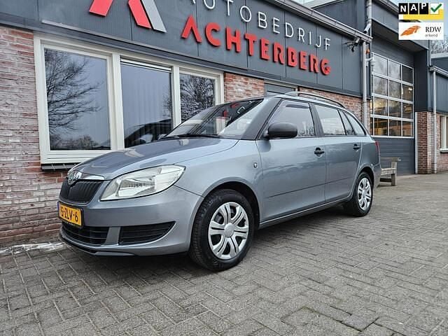 Grijs (metallic) Occasion 2013 Skoda Fabia Stationwagen | € 4.450 (Eerlijke prijs) - Afbeelding 1/4