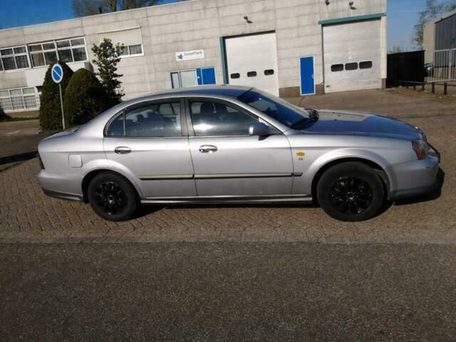 Grijs Gebruikt 2003 Chevrolet Evanda Sedan | € 1.900 - Afbeelding 1/4