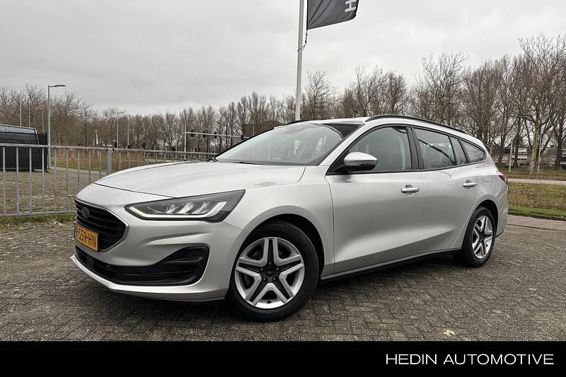 Grijs Gebruikt 2022 Ford Focus Stationwagen | € 16.995 (Eerlijke prijs) - Afbeelding 1/3