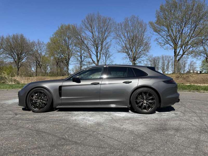 Grijs Gebruikt 2018 Porsche Panamera Sport Turismo Sedan | € 65.500 (Iets duurder) - Afbeelding 1/4