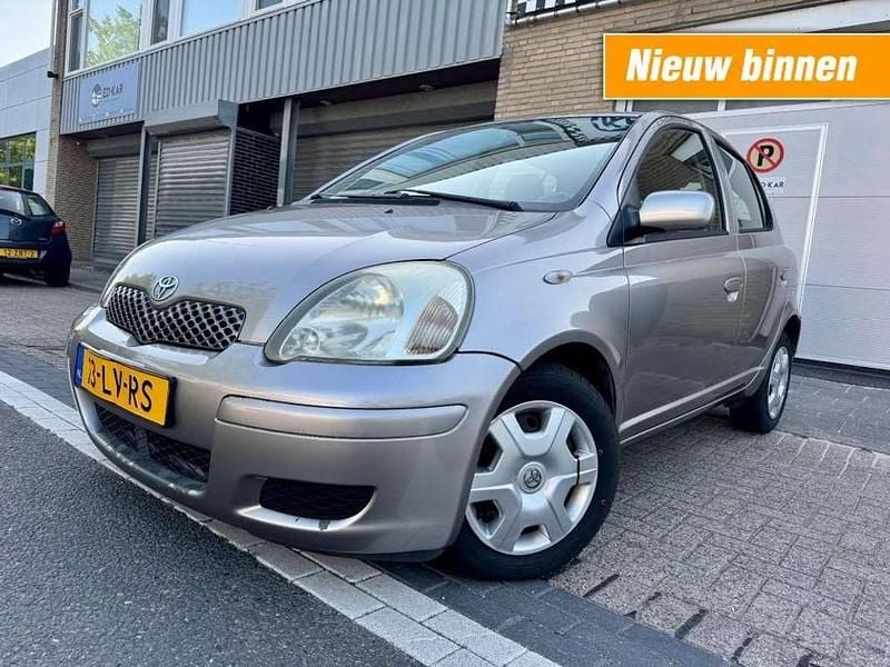 Grijs Gebruikt 2003 Toyota Yaris Verso Sol MPV | € 2.995 (Eerlijke prijs) - Afbeelding 1/4