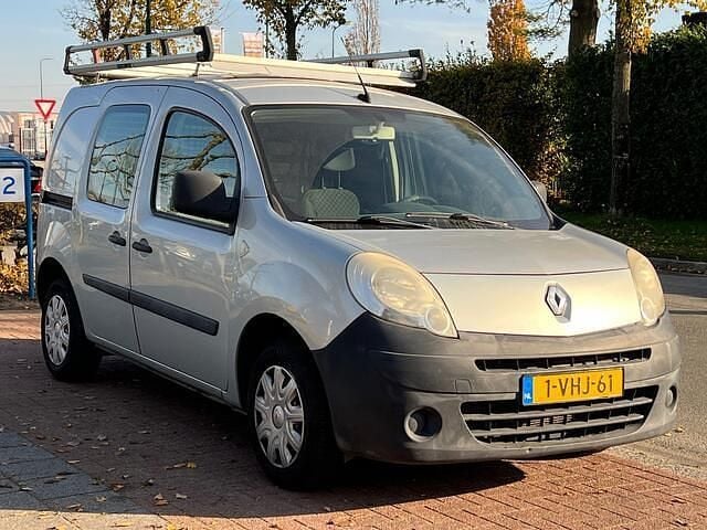 Zilver Gebruikt 2010 Renault Kangoo Komfort Van | € 4.150 (Eerlijke prijs) - Afbeelding 1/4