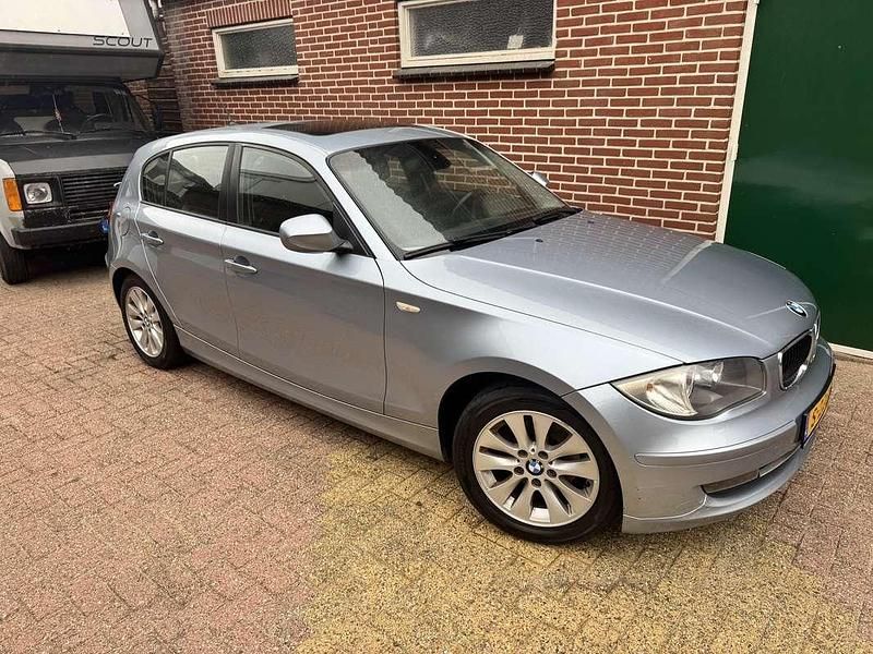 Blauw Gebruikt 2010 BMW 116 Hatchback | € 4.000 (Eerlijke prijs) - Afbeelding 1/4