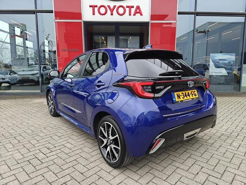 Occasion Toyota Yaris Executive 116 PK (85 kW) 2021 Blauw Hatchback