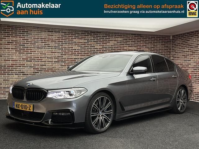 Grijs, metallic lak Gebruikt 2017 BMW 540 Executive Sedan | € 39.750 - Afbeelding 1/4
