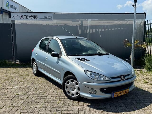 Grijs Gebruikt 2005 Peugeot 206 Hatchback | € 1.249 (Eerlijke prijs) - Afbeelding 1/4