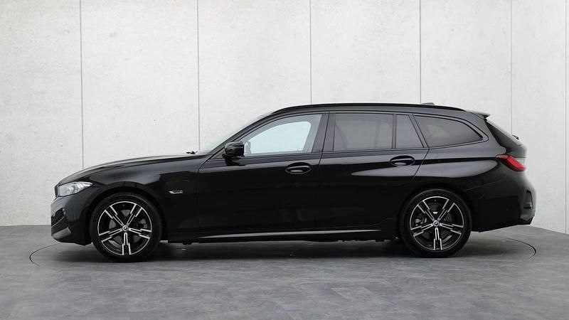 Occasion BMW 330e M Sport 292 PK (214 kW) 2022 Zwart (metallic) Stationwagen