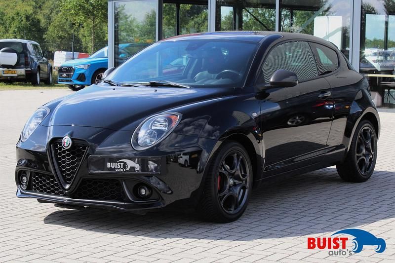Zwart Gebruikt 2019 Alfa Romeo MiTo Hatchback | € 11.450 (Iets duurder) - Afbeelding 1/4