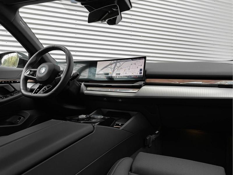 Occasion BMW i5 M Sport 250 kW (341 PK) 2025 Zwart Sedan
