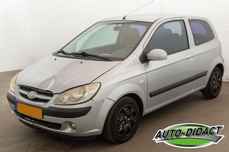 Zilver Occasion 2006 Hyundai Getz Dynamiq Hatchback | € 950 (Super prijs) - Afbeelding 1/4
