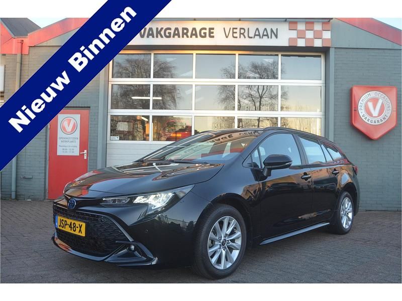 Zwart Gebruikt 2024 Toyota Corolla Hybrid Active Stationwagen | € 24.999 (Super prijs) - Afbeelding 1/4
