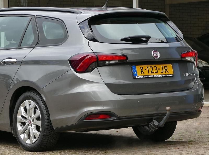 Occasion Fiat Tipo Pop Star 97 PK (71 kW) 2018 Grijs Stationwagen