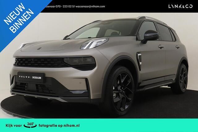 Zwart, metallic lak Nieuw 2025 Lynk & Co 01 SUV | € 46.890 - Afbeelding 1/4