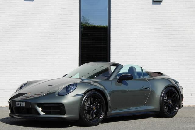 Groen, metallic lak Gebruikt 2022 Porsche 911 Carrera GTS Cabriolet | € 199.500 (Eerlijke prijs) - Afbeelding 1/4