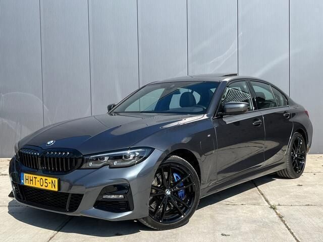 Grijs Gebruikt 2021 BMW 330 Executive Sedan | € 36.495 (Goede deal) - Afbeelding 1/4