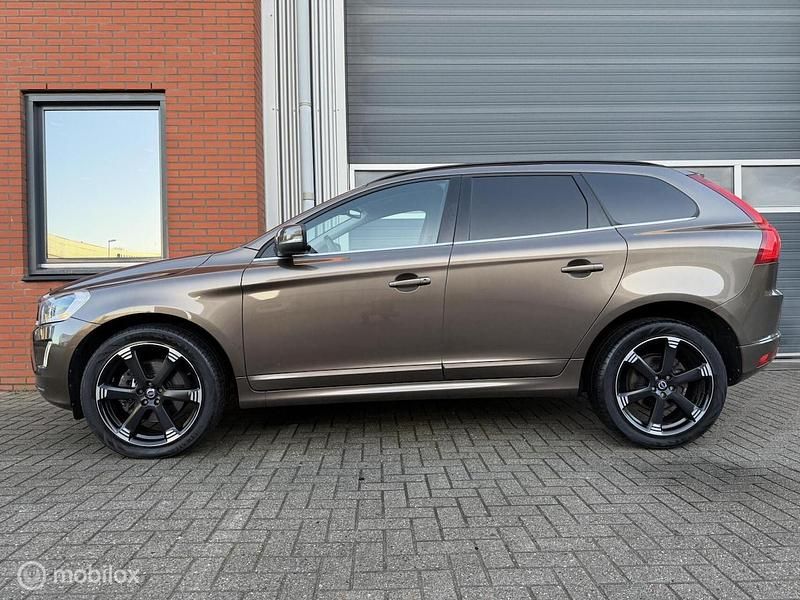Bruin Occasion 2014 Volvo XC60 Momentum SUV | € 18.369 (Iets duurder) - Afbeelding 1/4