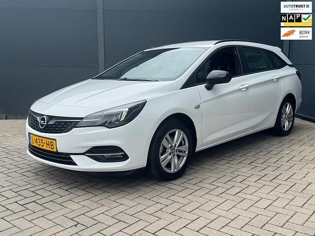 Wit Gebruikt 2021 Opel Astra Edition Stationwagen | € 10.950 (Eerlijke prijs) - Afbeelding 1/4
