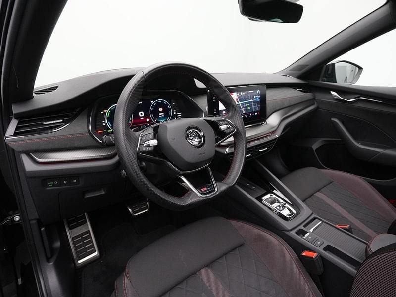 Occasion Skoda Octavia Business Line 245 PK (180 kW) 2025 Zwart Hatchback