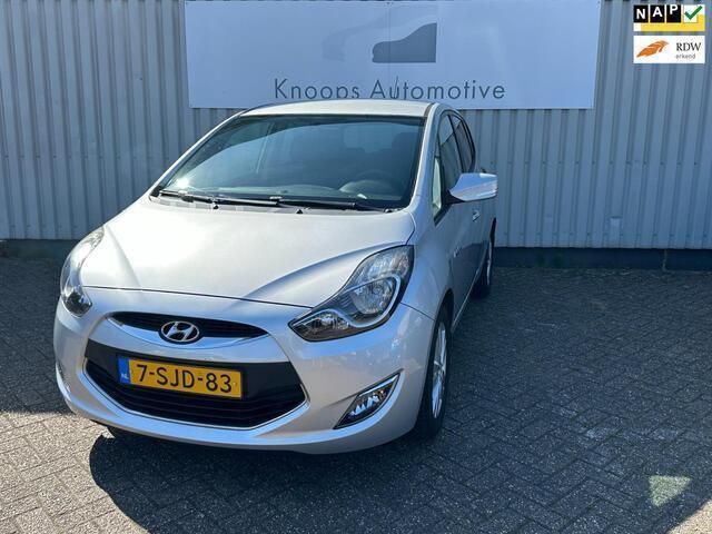 Grijs Gebruikt 2013 Hyundai ix20 MPV | € 6.945 (Eerlijke prijs) - Afbeelding 1/4