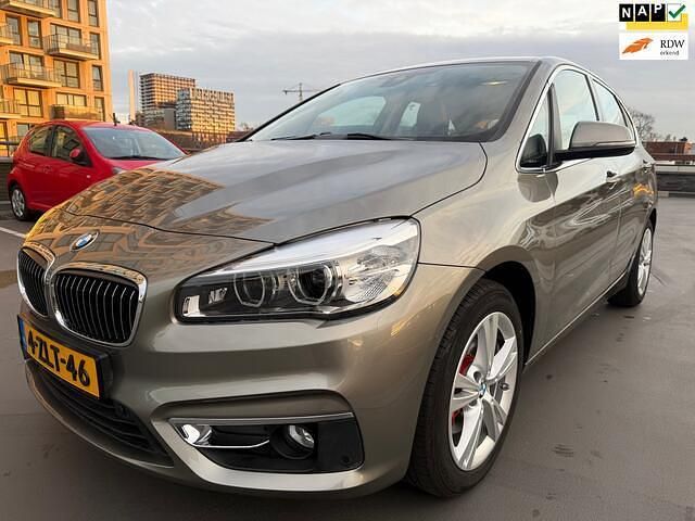 Grijs Gebruikt 2015 BMW 220 Executive Stationwagen | € 18.950 (Iets duurder) - Afbeelding 1/4