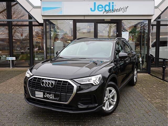 Zwart (metallic) Gebruikt 2022 Audi Q3 SUV | € 45.950 - Afbeelding 1/4