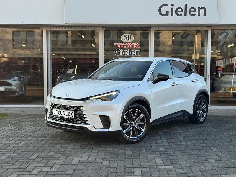Wit (metallic) Gebruikt 2024 Lexus LBX SUV | € 34.700 (Eerlijke prijs) - Afbeelding 1/4