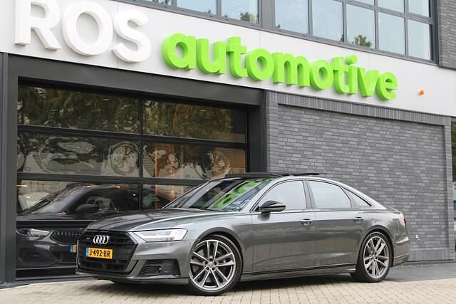 Grijs Gebruikt 2020 Audi S8 Design Sedan | € 79.950 - Afbeelding 1/4
