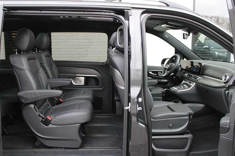 Occasion Mercedes V300 Exclusive 241 PK (177 kW) 2025 Grijs MPV