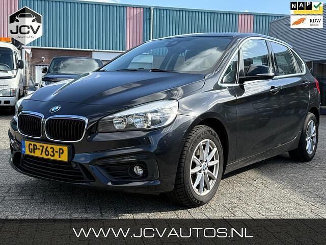 Zwart Gebruikt 2015 BMW 218 Stationwagen | € 6.488 - Afbeelding 1/4