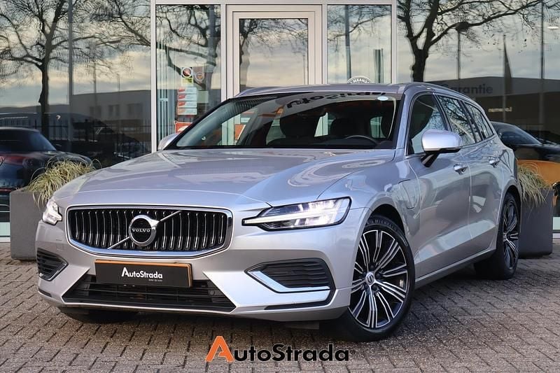 Grijs Occasion 2020 Volvo V60 Business Edition Stationwagen | € 26.900 (Super prijs) - Afbeelding 1/4