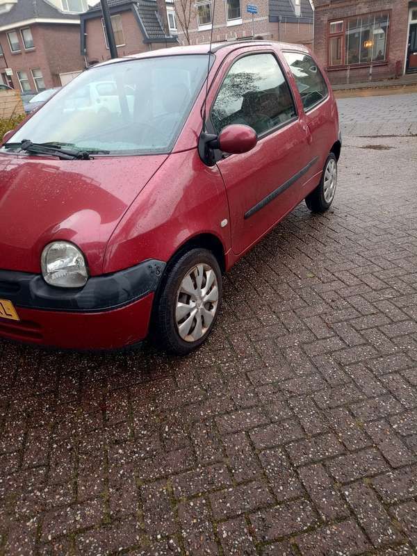 Rood Gebruikt 2006 Renault Twingo Expression Hatchback | € 600 (Goede deal) - Afbeelding 1/4
