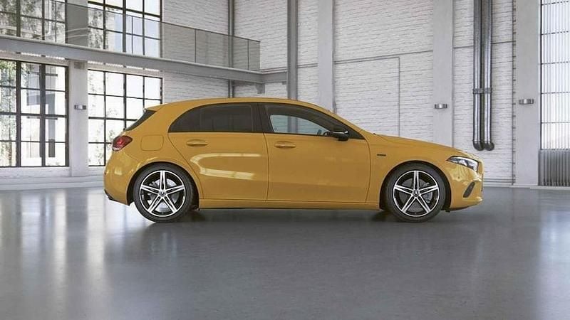 Occasion Mercedes A250 Premium 218 PK (160 kW) 2020 Geel Hatchback