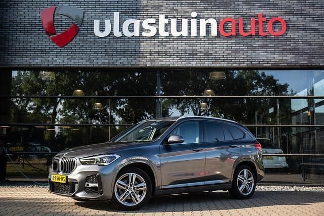 Grijs Gebruikt 2020 BMW X1 Executive SUV | € 23.950 (Eerlijke prijs) - Afbeelding 1/4