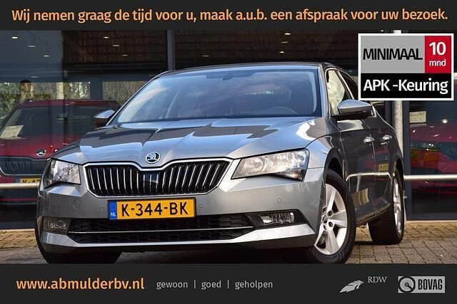 Grijs Gebruikt 2016 Skoda Superb Business Line Hatchback | € 11.990 (Eerlijke prijs) - Afbeelding 1/3