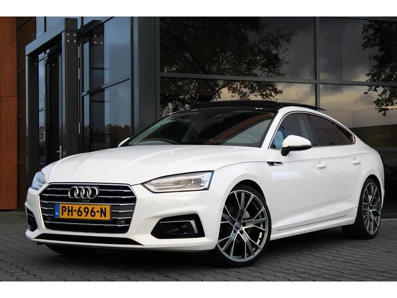 Wit Gebruikt 2017 Audi A5 Sportback Hatchback | € 20.950 - Afbeelding 1/4