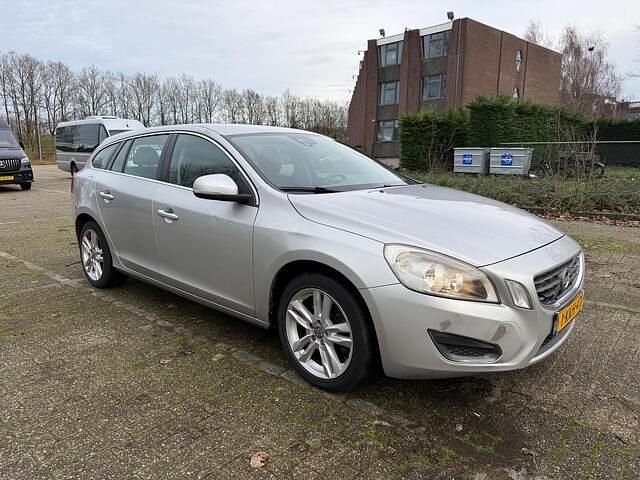 Occasion Volvo V60 Momentum 114 PK (83 kW) 2013 Grijs Stationwagen