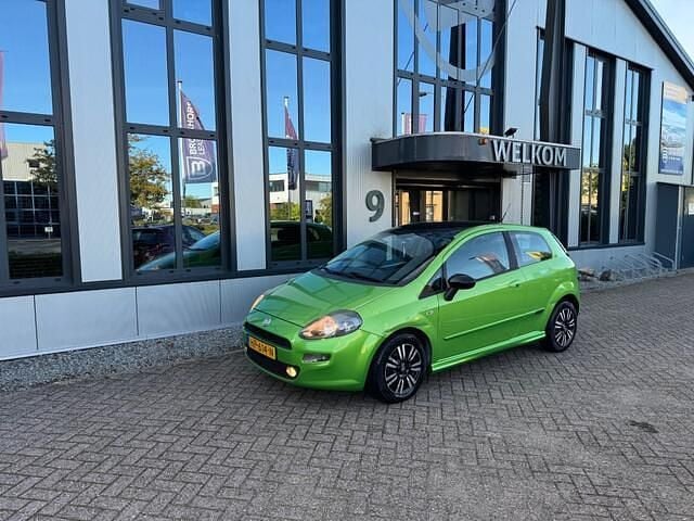 Groen Gebruikt 2012 Fiat Punto Hatchback | € 1.990 (Eerlijke prijs) - Afbeelding 1/4