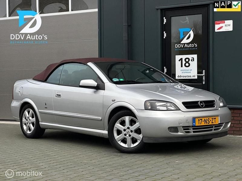 Grijs Gebruikt 2004 Opel Astra Cabriolet Cabriolet | € 1.450 - Afbeelding 1/4