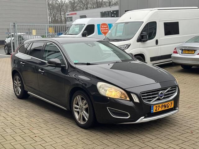 Occasion Volvo V60 Momentum 150 PK (110 kW) 2011 Zwart Stationwagen