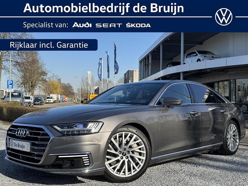 Grijs Gebruikt 2022 Audi A8 Proline Sedan | € 59.850 - Afbeelding 1/4