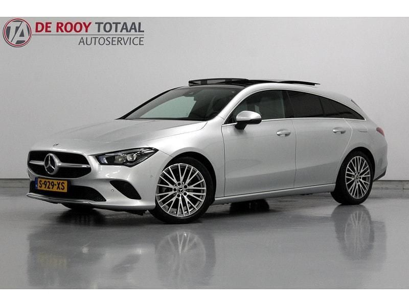 Grijs Occasion 2023 Mercedes CLA180 Luxury Sedan | € 33.500 (Duur) - Afbeelding 1/4