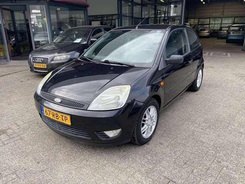 Zwart Gebruikt 2005 Ford Fiesta Futura Hatchback | € 790 (Goede deal) - Afbeelding 1/4