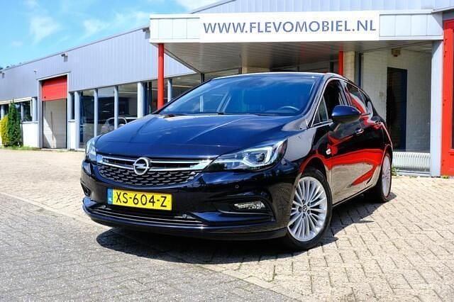 Blauw Gebruikt 2019 Opel Astra Innovation Hatchback | € 13.750 (Eerlijke prijs) - Afbeelding 1/4