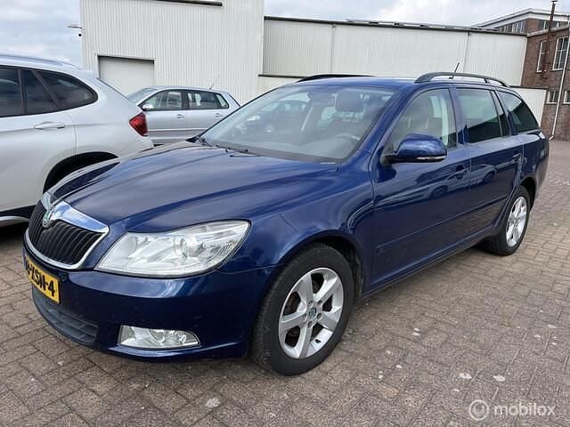 Blauw Gebruikt 2012 Skoda Octavia Business Line Stationwagen | € 3.400 (Goede deal) - Afbeelding 1/4