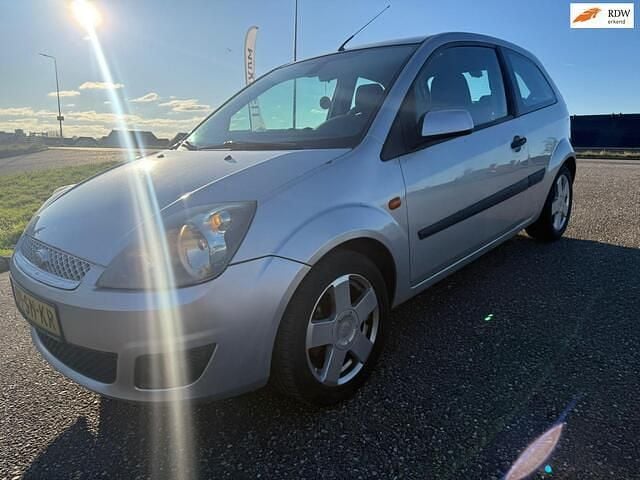 Occasion Ford Fiesta Futura 69 PK (50 kW) 2006 Grijs Hatchback
