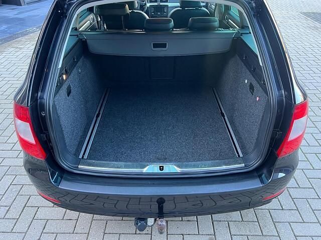 Occasion Skoda Superb 125 PK (91 kW) 2013 Zwart Stationwagen