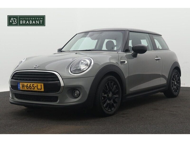 Grijs Gebruikt 2020 Mini Cooper Business Hatchback | € 14.995 (Super prijs) - Afbeelding 1/4